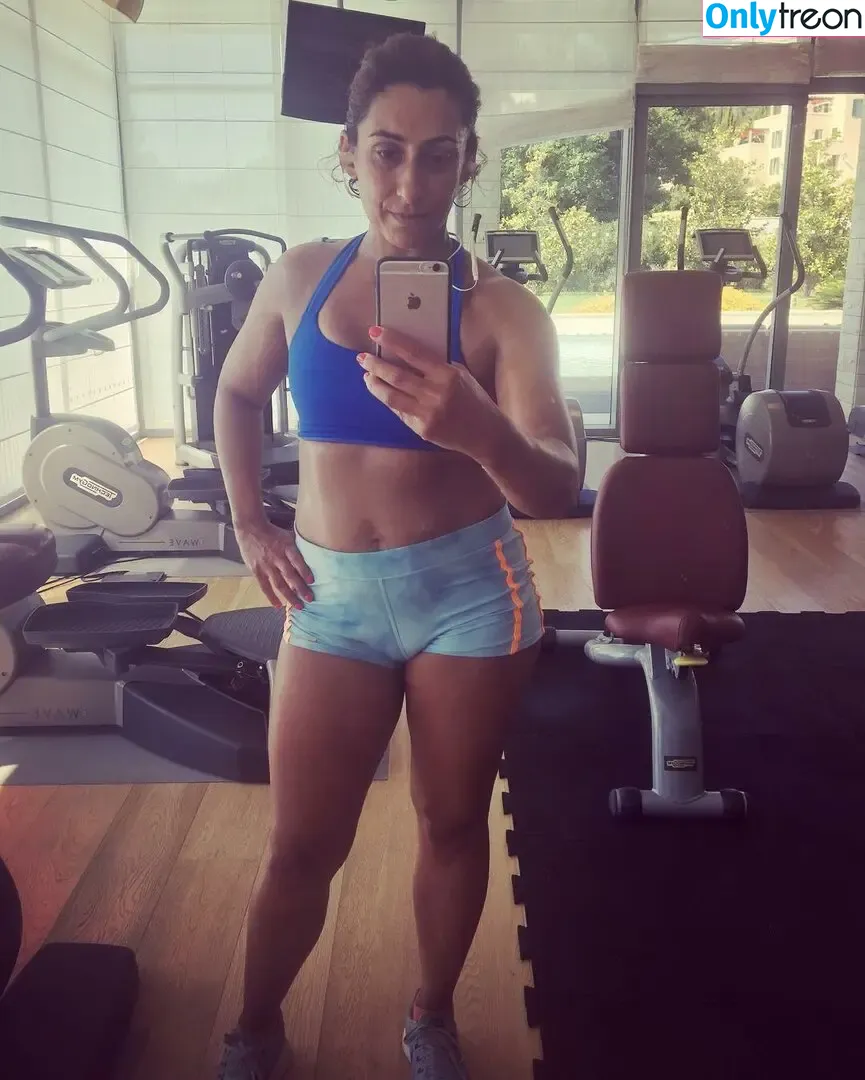 Saira Khan nude photo #0519 (iamsairakhan / sairasbum)