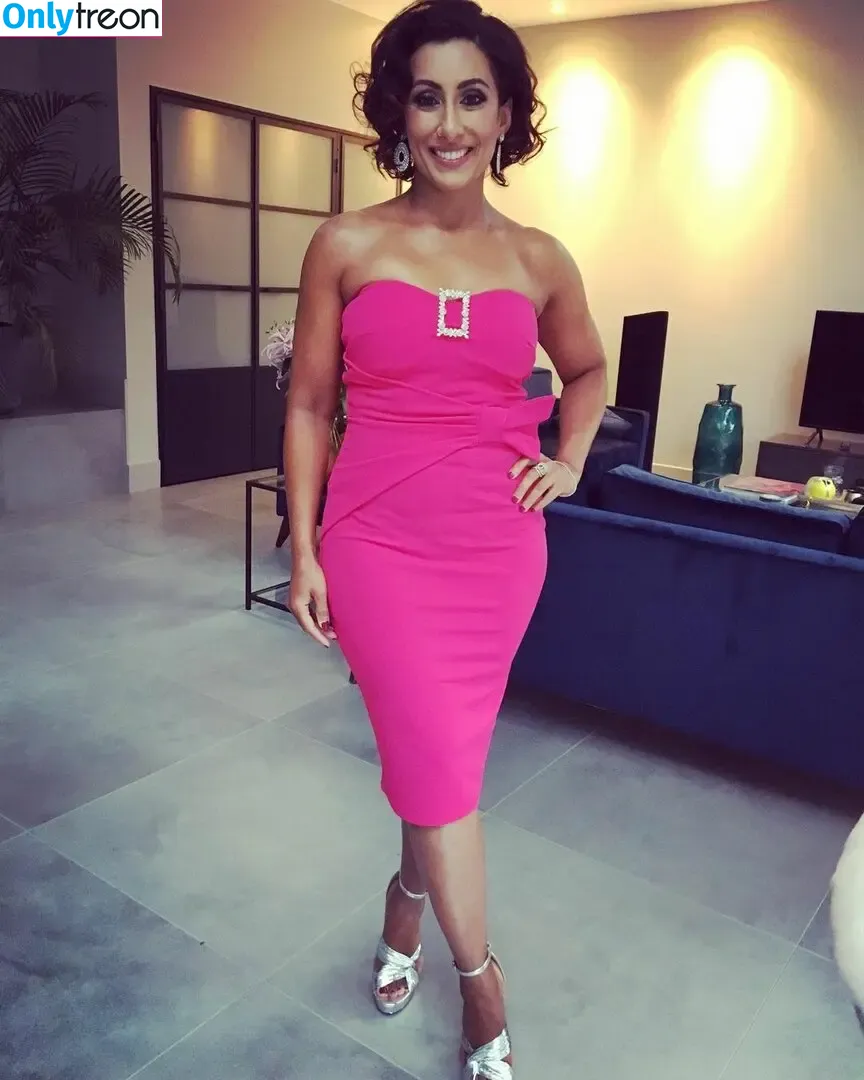 Saira Khan nude photo #0522 (iamsairakhan / sairasbum)