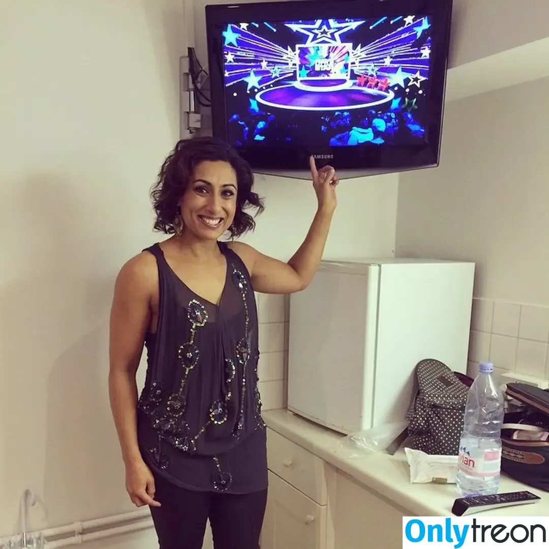 Saira Khan nude photo #0567 (iamsairakhan / sairasbum)