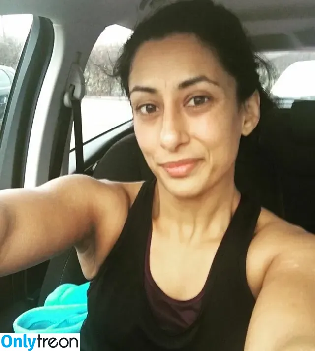 Saira Khan nude photo #0588 (iamsairakhan / sairasbum)