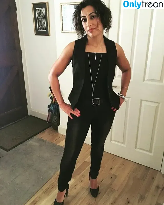 Saira Khan nude photo #0610 (iamsairakhan / sairasbum)