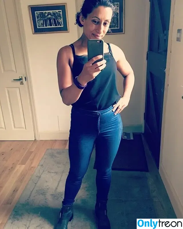 Saira Khan nude photo #0611 (iamsairakhan / sairasbum)