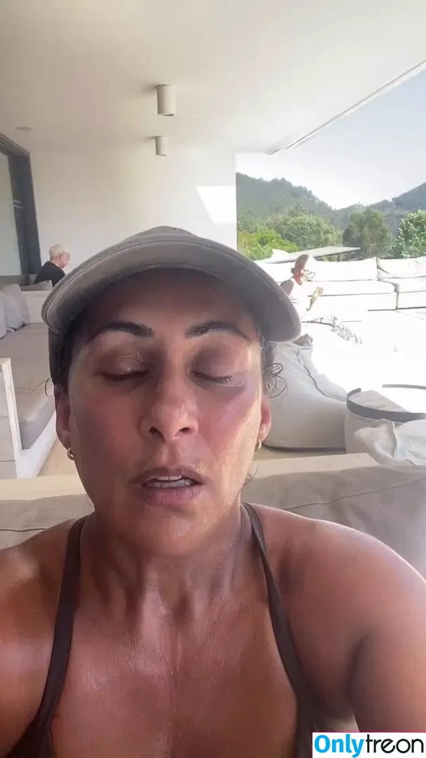 Saira Khan nude photo #0630 (iamsairakhan / sairasbum)