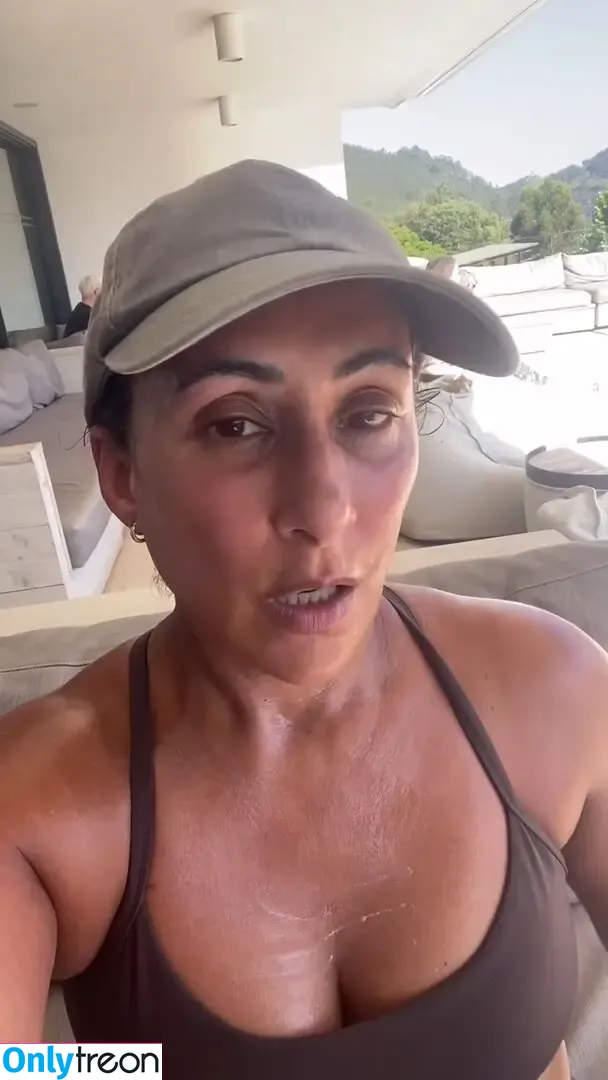 Saira Khan nude photo #0632 (iamsairakhan / sairasbum)