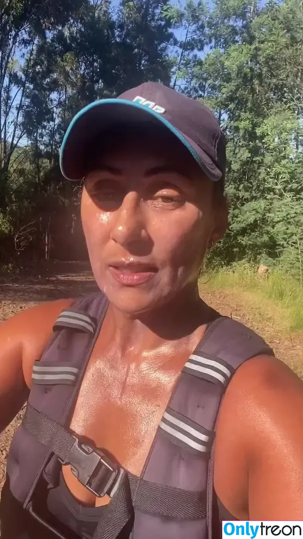 Saira Khan nude photo #0642 (iamsairakhan / sairasbum)