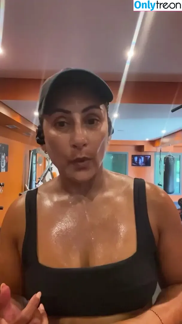 Saira Khan nude photo #0694 (iamsairakhan / sairasbum)