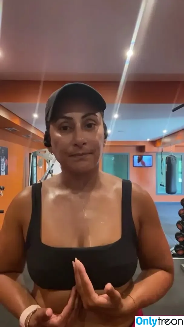 Saira Khan nude photo #0699 (iamsairakhan / sairasbum)