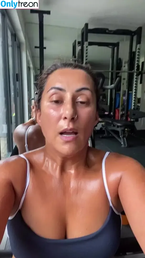 Saira Khan nude photo #0747 (iamsairakhan / sairasbum)