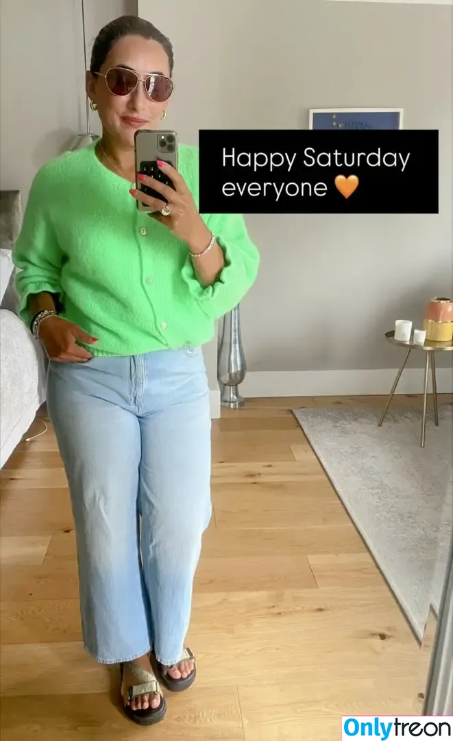 Saira Khan nude photo #0758 (iamsairakhan / sairasbum)