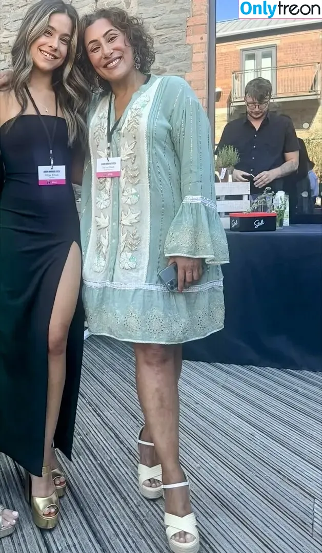 Saira Khan nude photo #0762 (iamsairakhan / sairasbum)