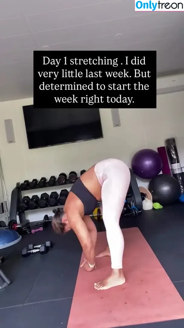 Saira Khan nude photo #0771 (iamsairakhan / sairasbum)