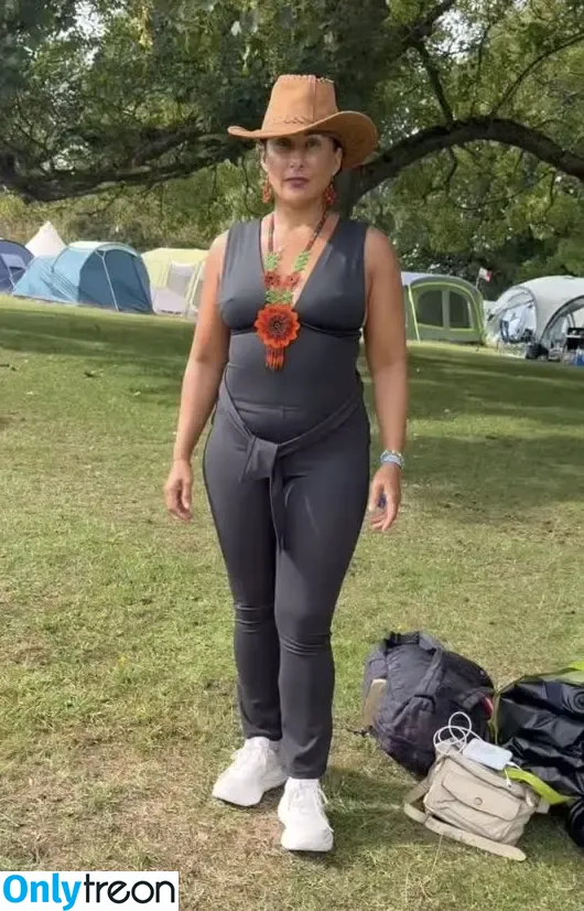 Saira Khan nude photo #0784 (iamsairakhan / sairasbum)