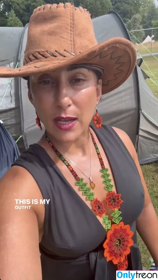 Saira Khan nude photo #0785 (iamsairakhan / sairasbum)