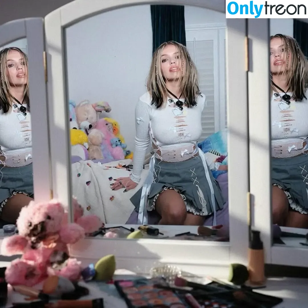 Salem Ilese nude photo #0005 (salemilese / sammylewdski)