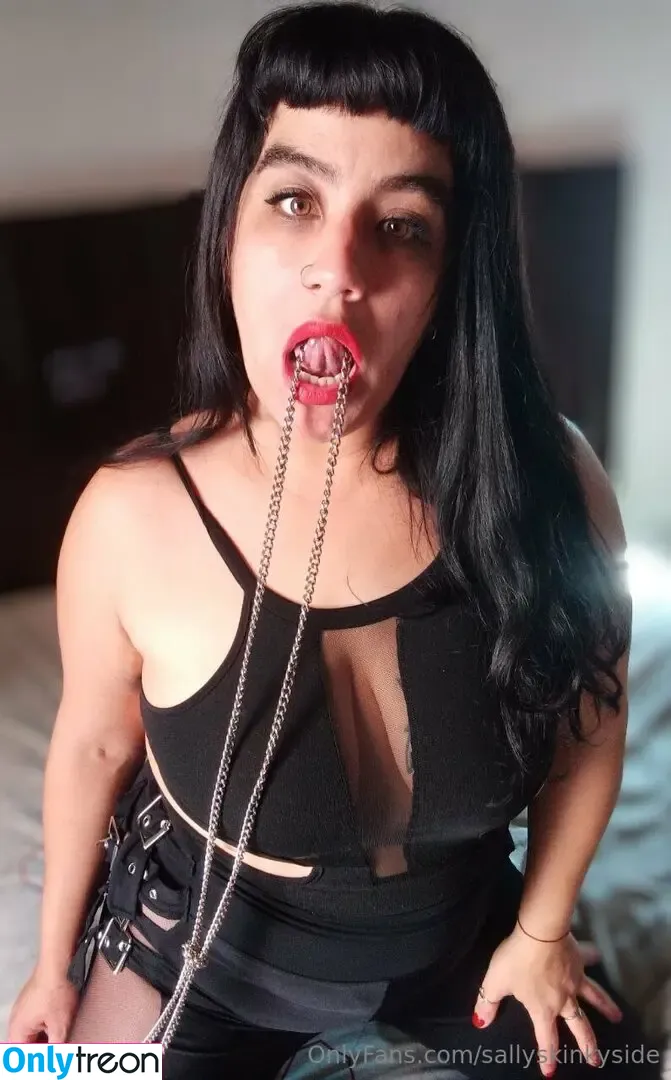 sallyskinkyside nude photo #0306 (salikinsidek_official)