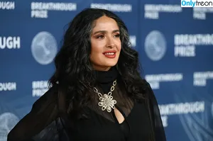 Salma Hayek / salmahayek nude photo #3638