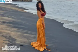 Salma Hayek / salmahayek nude photo #3705
