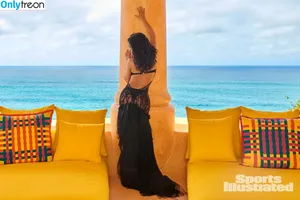 Salma Hayek / salmahayek nude photo #3710