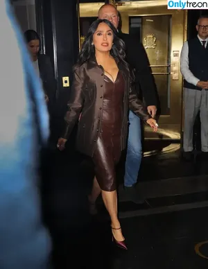Salma Hayek / salmahayek nude photo #3739