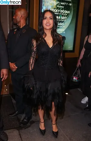 Salma Hayek / salmahayek nude photo #3756