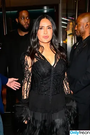 Salma Hayek / salmahayek nude photo #3757
