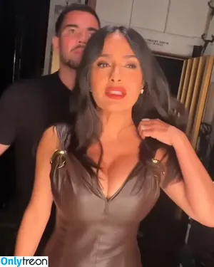 Salma Hayek / salmahayek nude photo #3796