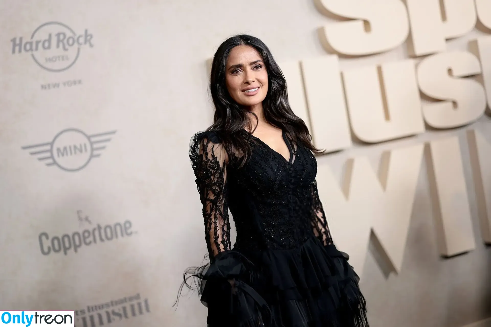 Salma Hayek nude photo #3792 (salmahayek)