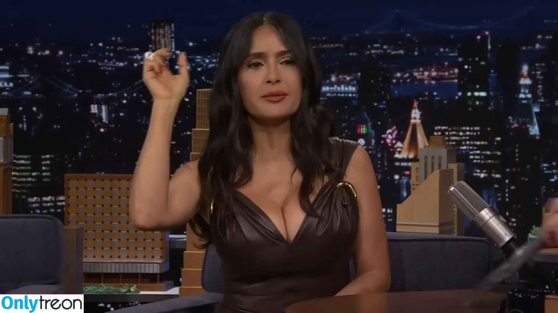 Salma Hayek nude photo #3810 (salmahayek)
