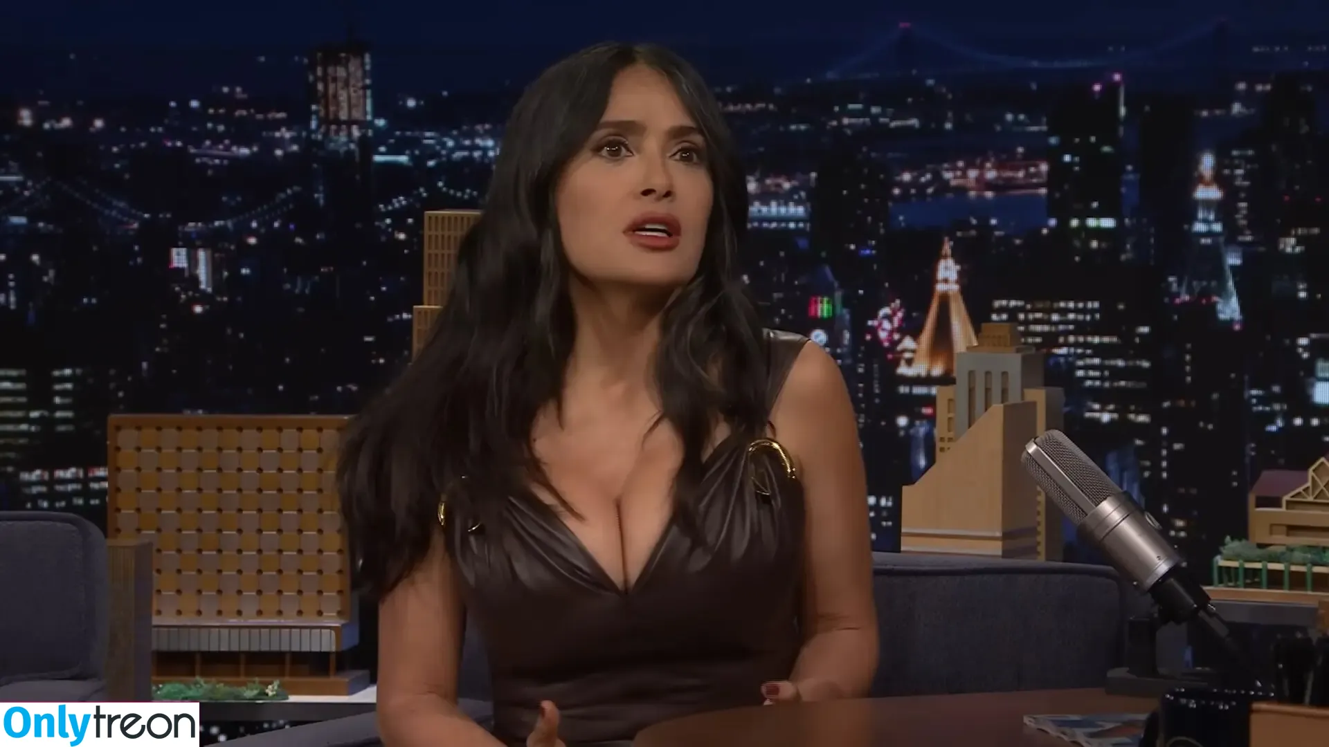 Salma Hayek nude photo #3817 (salmahayek)