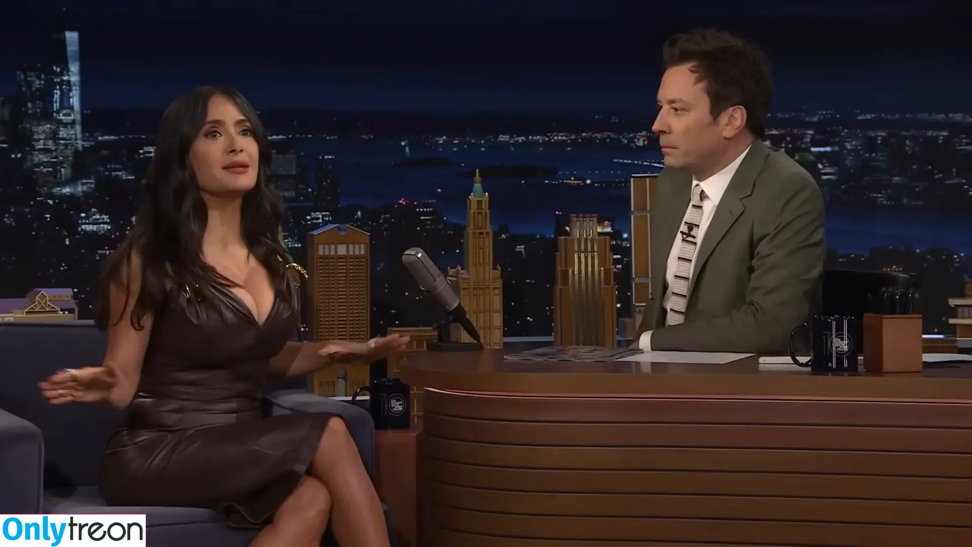 Salma Hayek nude photo #3818 (salmahayek)
