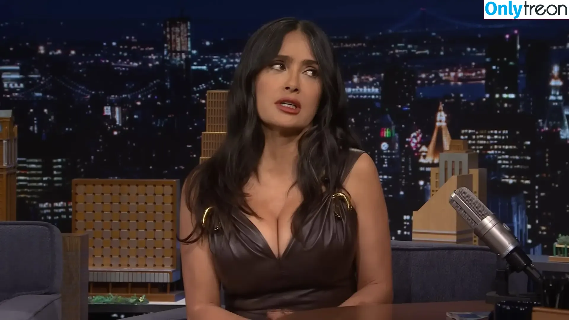Salma Hayek nude photo #3822 (salmahayek)
