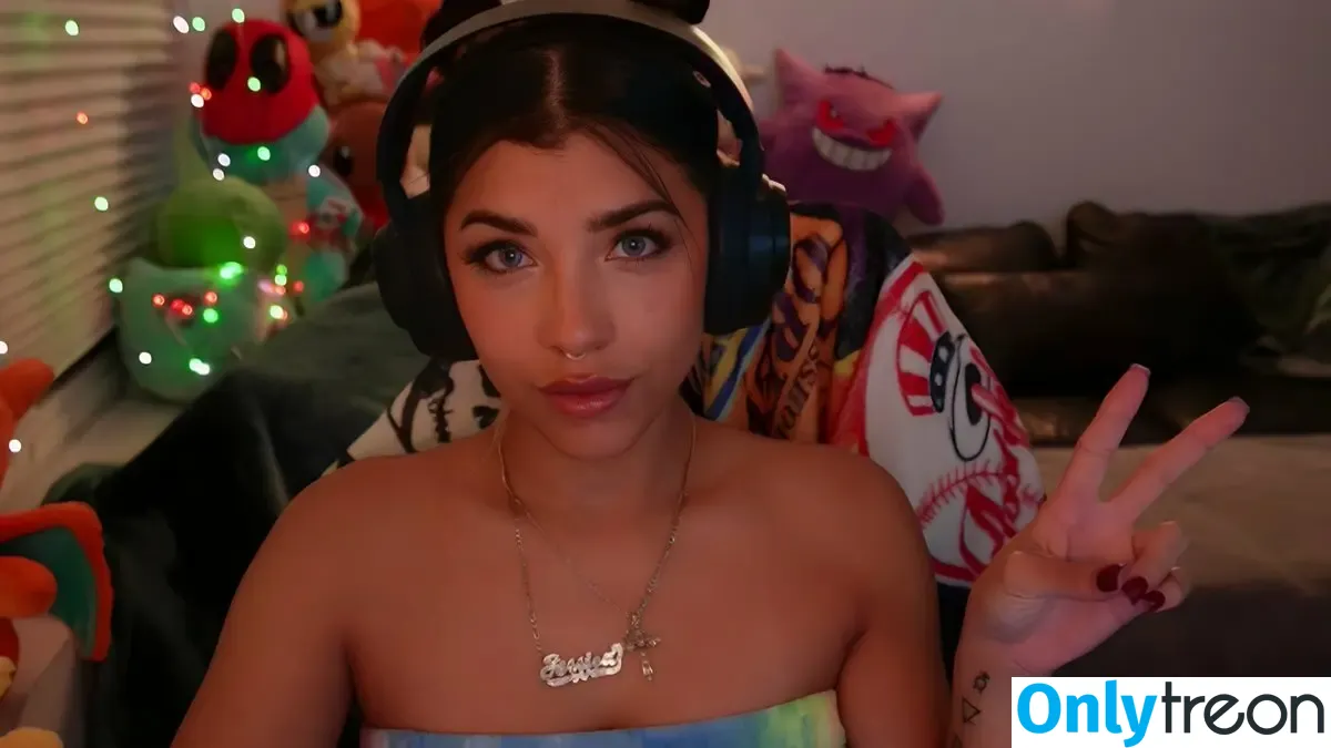 saltygummibear nude photo #0027 (saltygummibear)