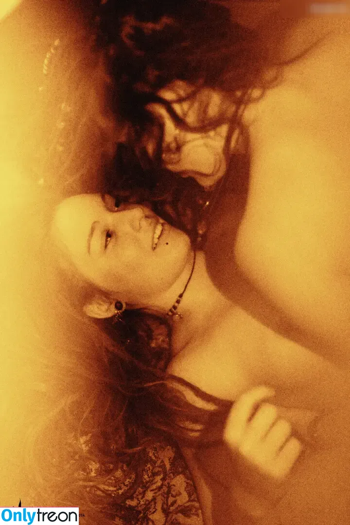 Samantha Evans nude photo #0088 (samanthaevans / thesmilingsam)