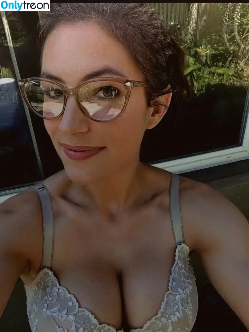 Samantha Moore nude photo #0002 (Samantha_SN1 / sportsandnonsensedotcom)