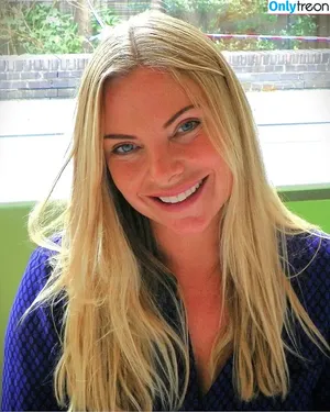 Samantha Womack / samzjanus nude photo #0020
