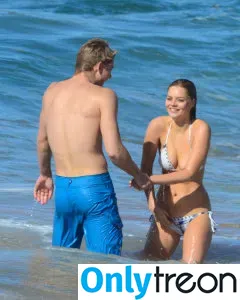Samara Weaving nude photo #0028 (samweaving)