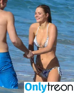 Samara Weaving nude photo #0029 (samweaving)