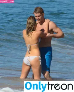 Samara Weaving nude photo #0030 (samweaving)