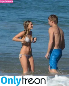 Samara Weaving nude photo #0034 (samweaving)