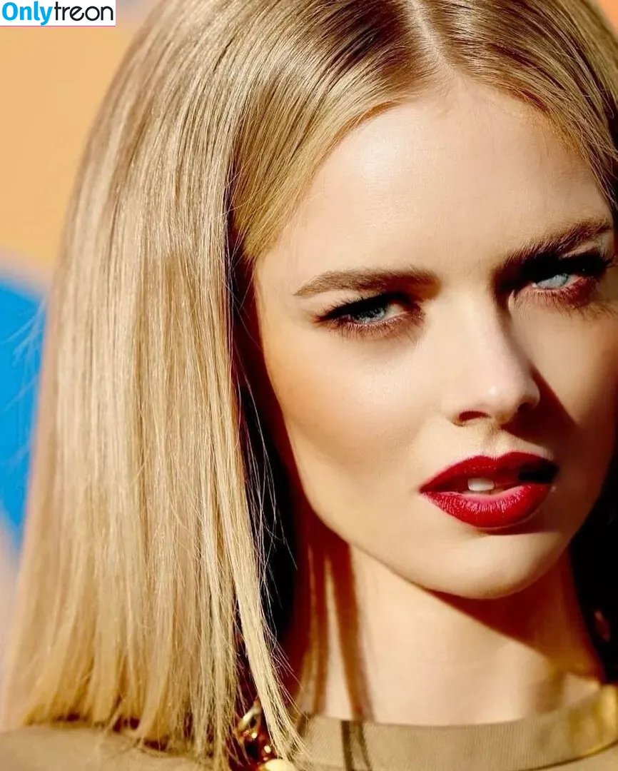 Samara Weaving nude photo #0139 (samweaving)