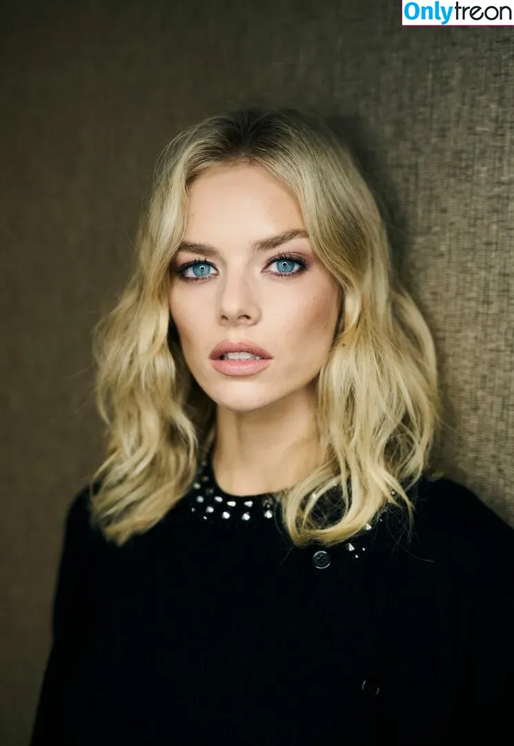 Samara Weaving nude photo #0147 (samweaving)