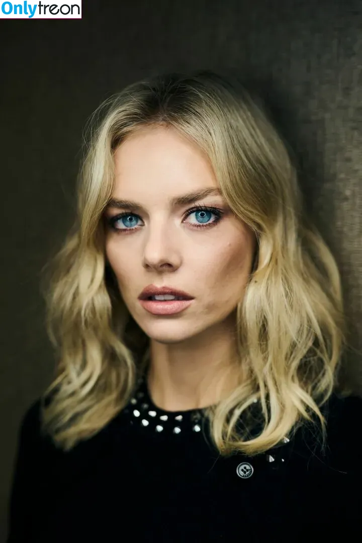 Samara Weaving nude photo #0158 (samweaving)