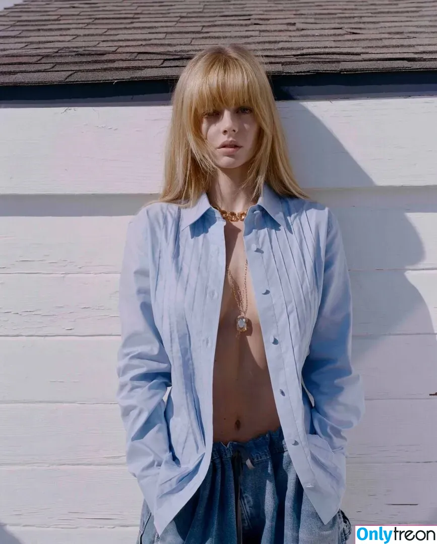 Samara Weaving nude photo #0214 (samweaving)