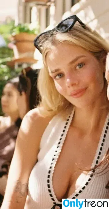Samara Weaving nude photo #0935 (samweaving)