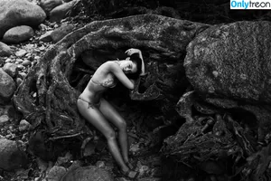  nude photo #0006