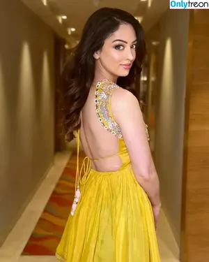 Sandeepa Dhar / iamsandeepadhar nude photo #0002