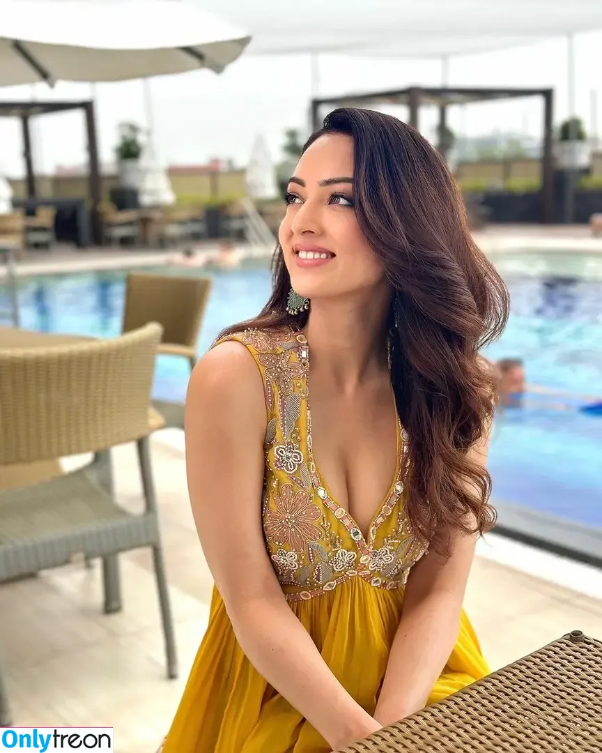 Sandeepa Dhar nude photo #0003 (iamsandeepadhar)