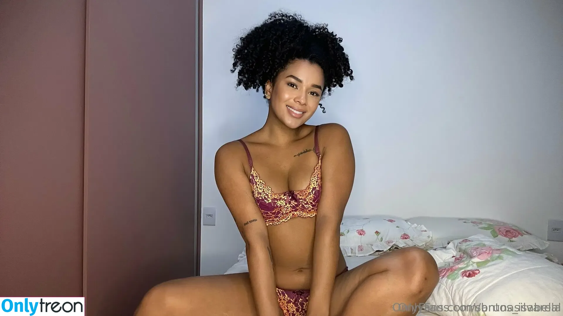 santos_isabella nude photo #0032 (santos_isabella_)