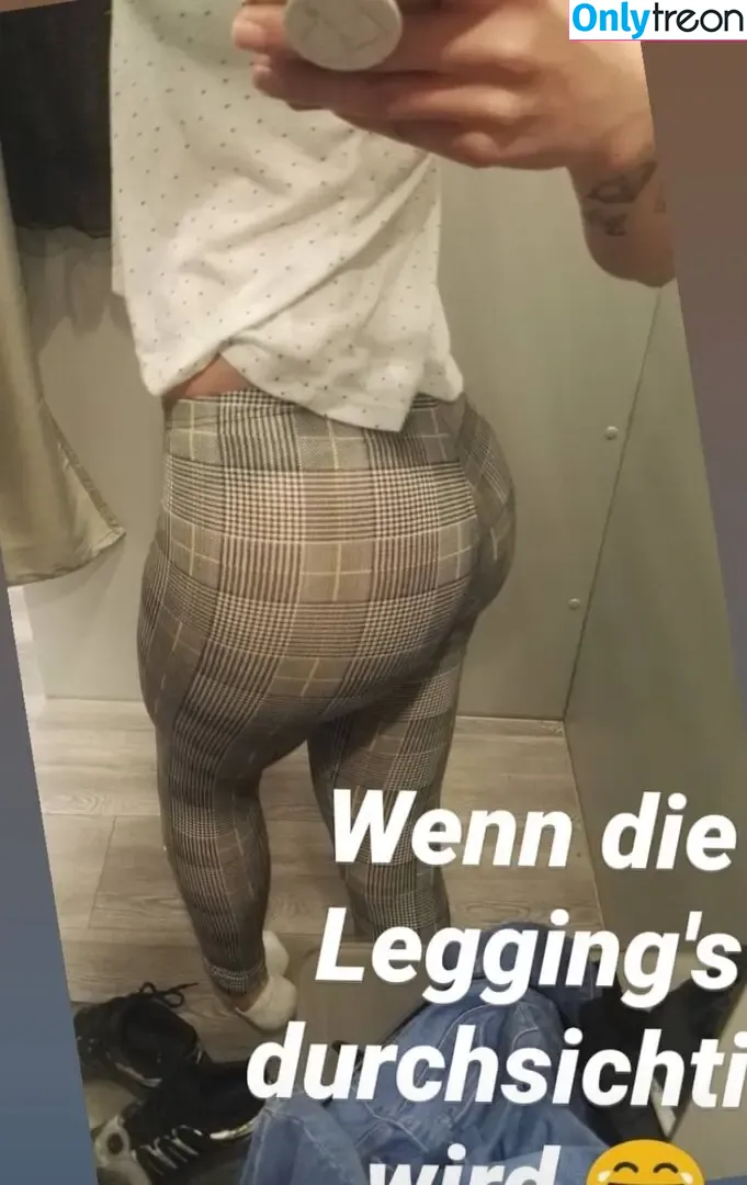 Sar.ah_93 nude photo #0012 (Sar.ah_93)