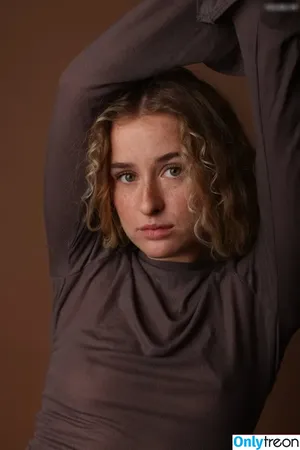 Sara russek / JonasHaid nude photo #0006